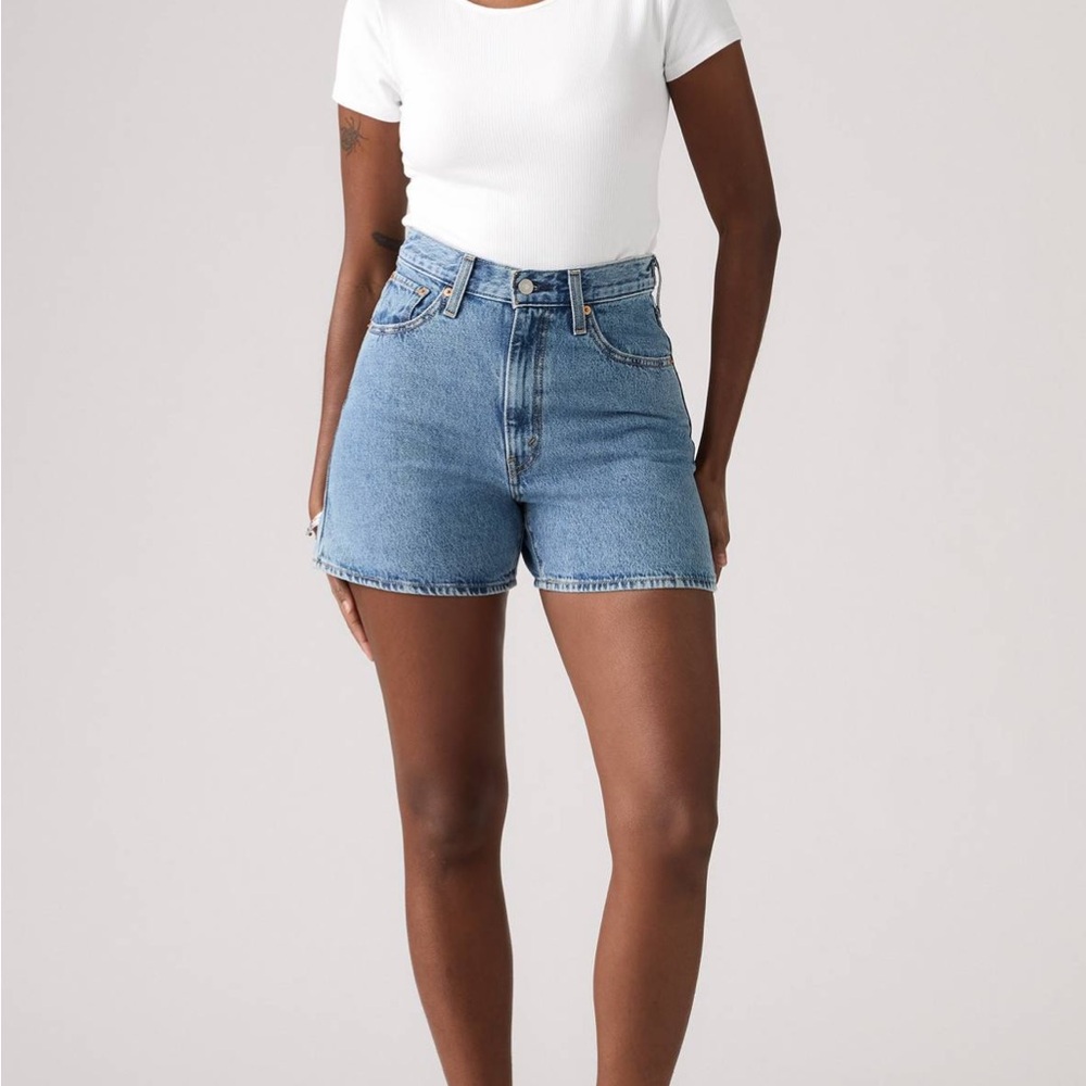 Levi’s Cinch Mid-Thigh Women's Shorts Light Blue Jean Shorts - Picture 2 of 10